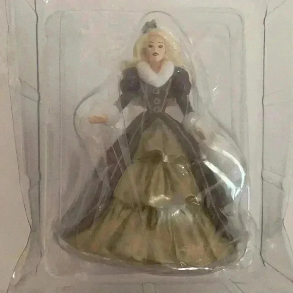 Hallmark Keepsake Ornament Holiday Barbie - Picture 7 of 13